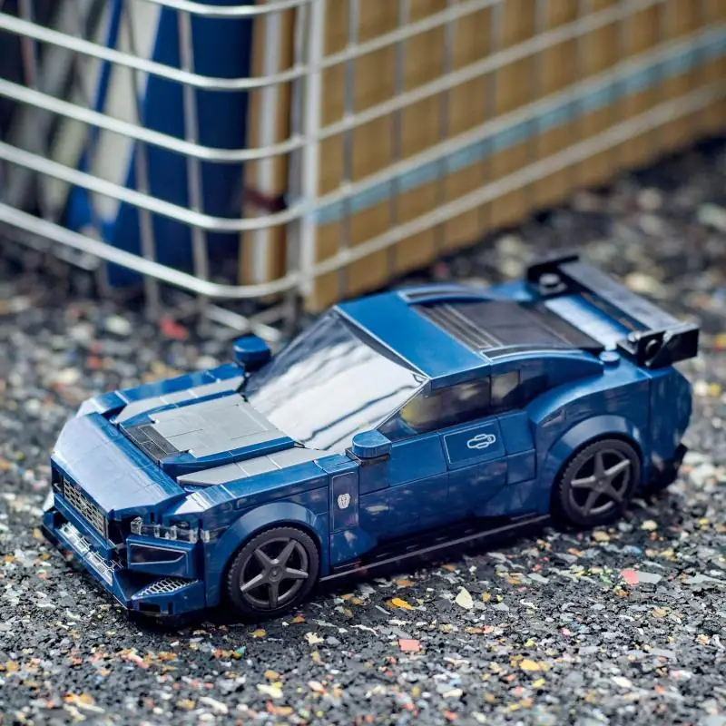 Sportovní auto Ford Mustang Dark Horse - Obrázek 6