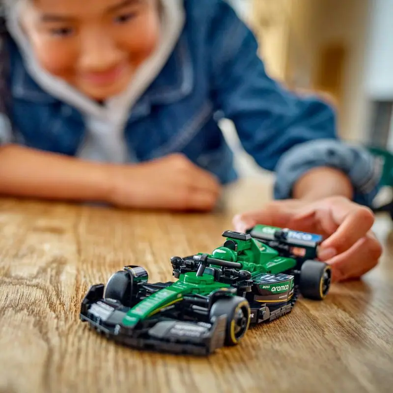 Závodní auto Aston Martin Aramco F1® AMR24 - Obrázek 3